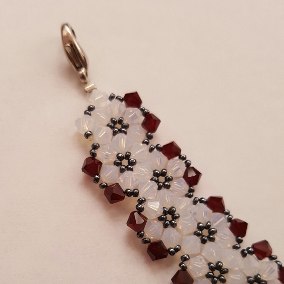 Flower design beaded bracelet - Picture 6 of 12